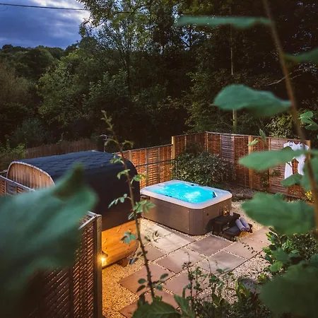 Holiday home Topsy Turvy And Hillside At Tregoose Old Mill *